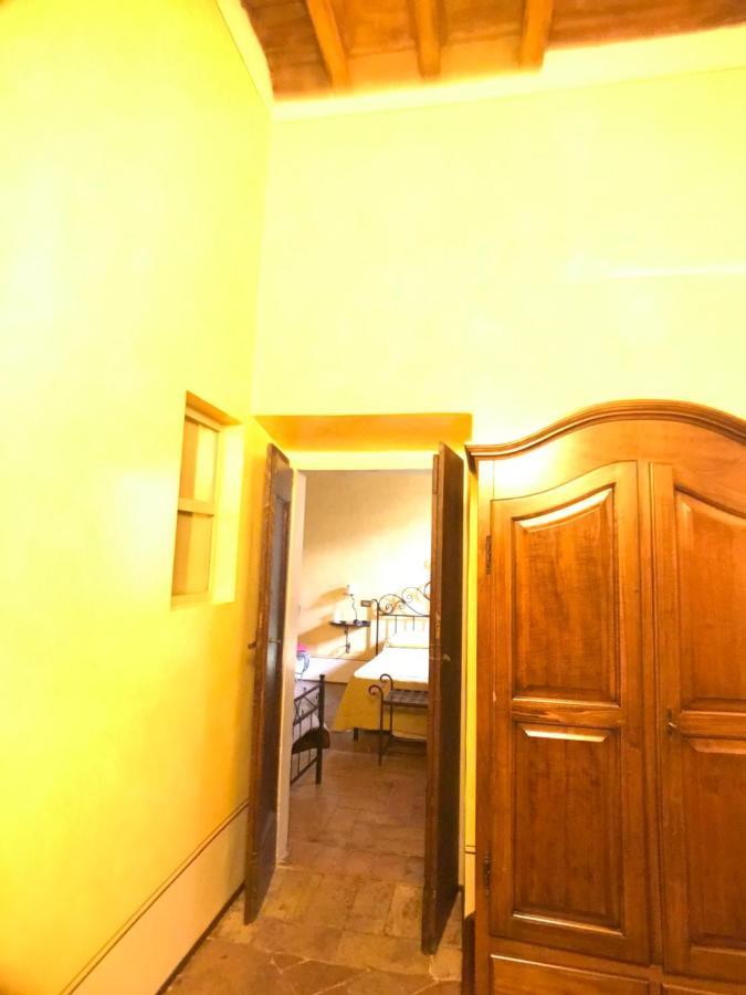 Camere Della Vecchia Posta Trevi Luaran gambar