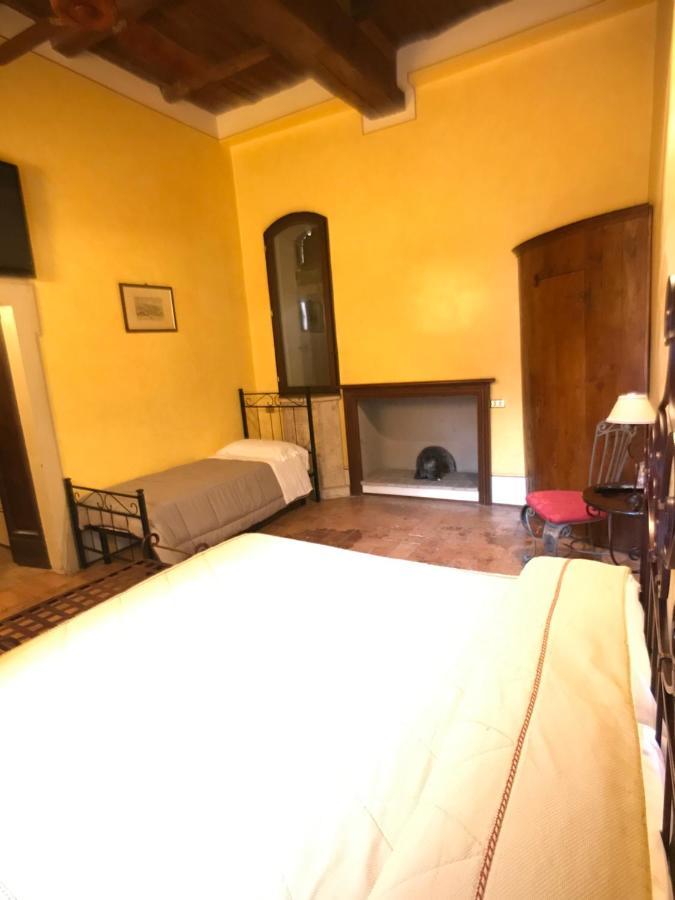 Camere Della Vecchia Posta Trevi Luaran gambar