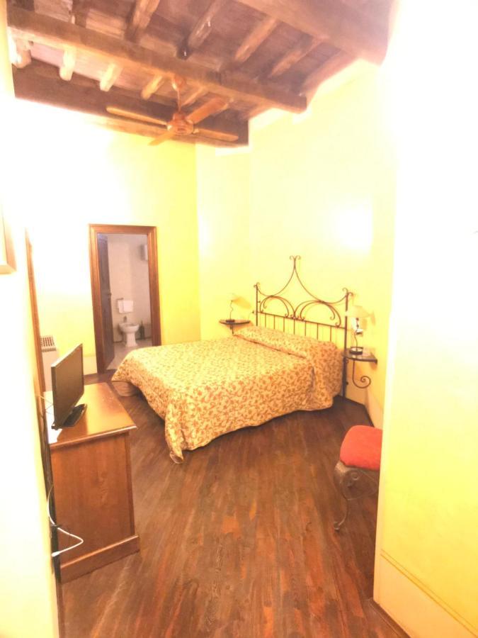 Camere Della Vecchia Posta Trevi Luaran gambar