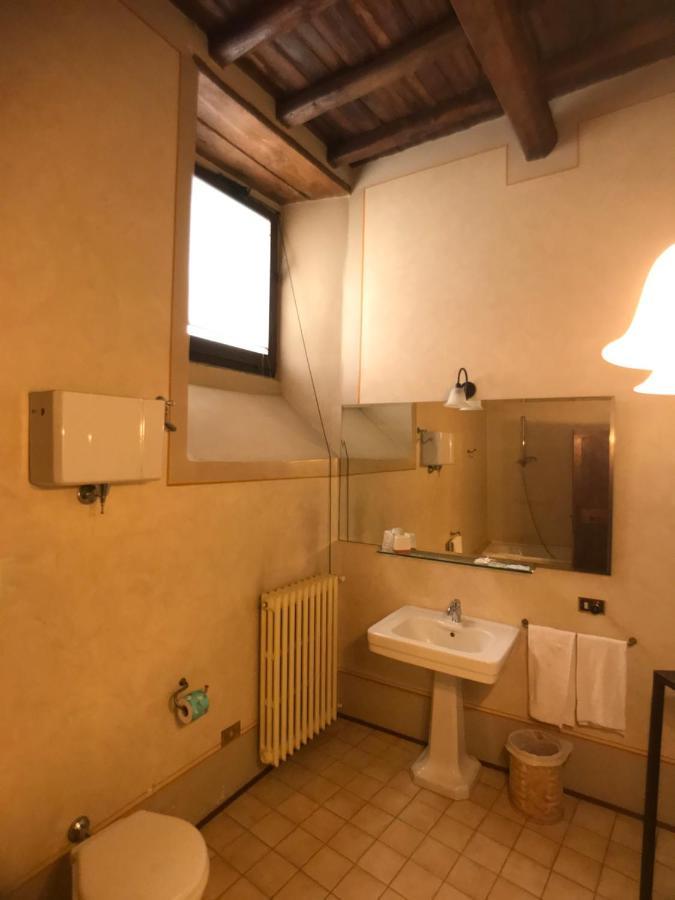 Camere Della Vecchia Posta Trevi Luaran gambar