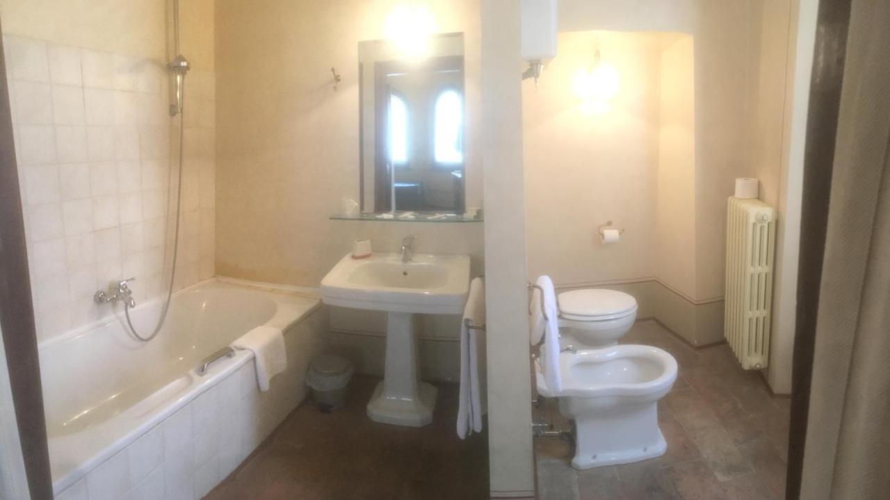 Camere Della Vecchia Posta Trevi Luaran gambar