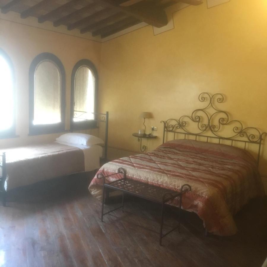 Camere Della Vecchia Posta Trevi Luaran gambar